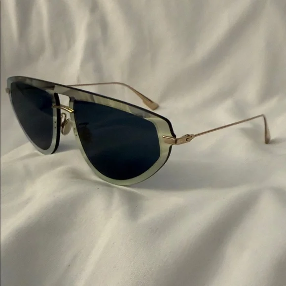 Christian Dior Sunglasses - Picture 2 of 5